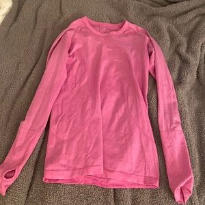 Lululemon Longsleeve swiftly tech shirt.